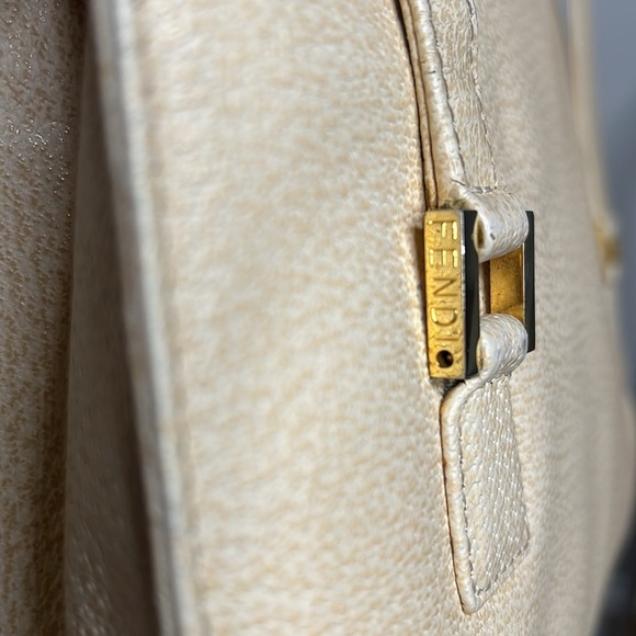 Fendi Beige Cream Leather Logo Marble Clasp Bag - Picture 5 of 16